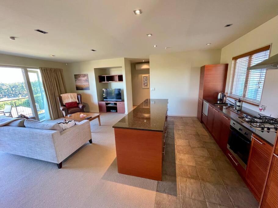 Terrace Downs 2 Bedroom Apartment Windwhistle Exterior photo